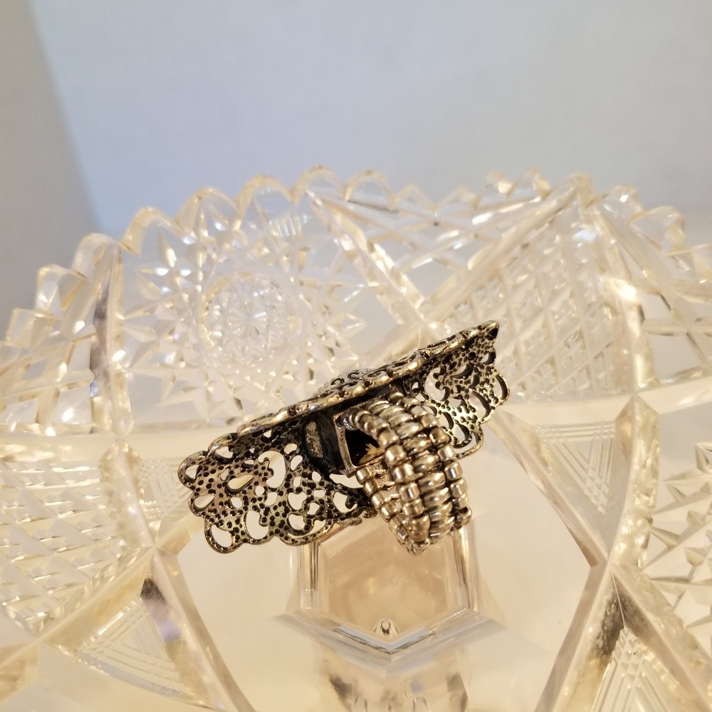 Ring - Picture 3 of 3